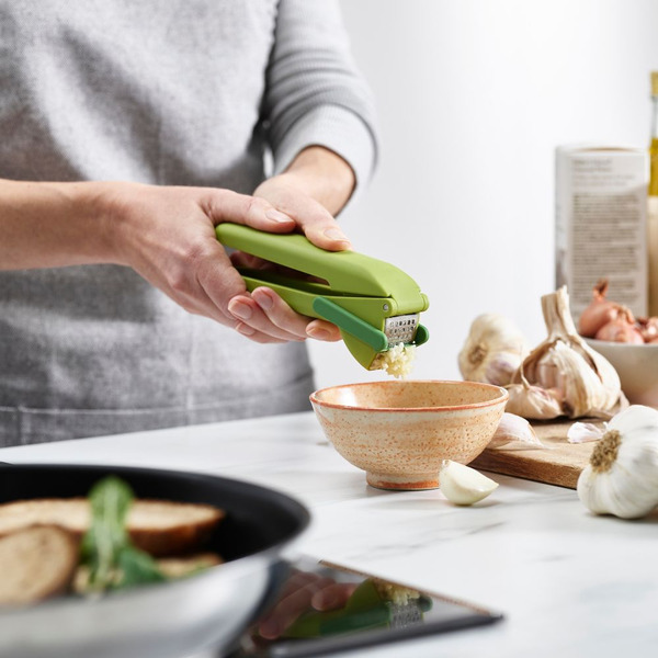 英國JOSEPH JOSEPH 好清潔蒜泥擠壓器