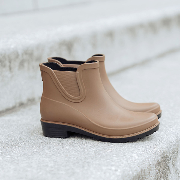 雨靴日 /  咖啡色