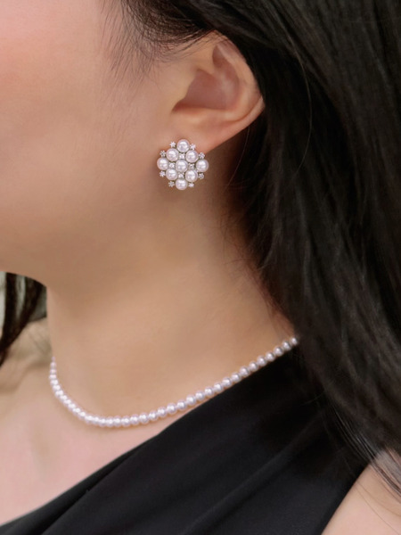 菱格紋捧花珍珠耳環