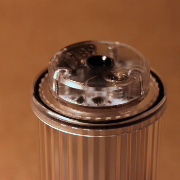 38-kT THE SKELETON 底部 1/4 螺孔與發光效果