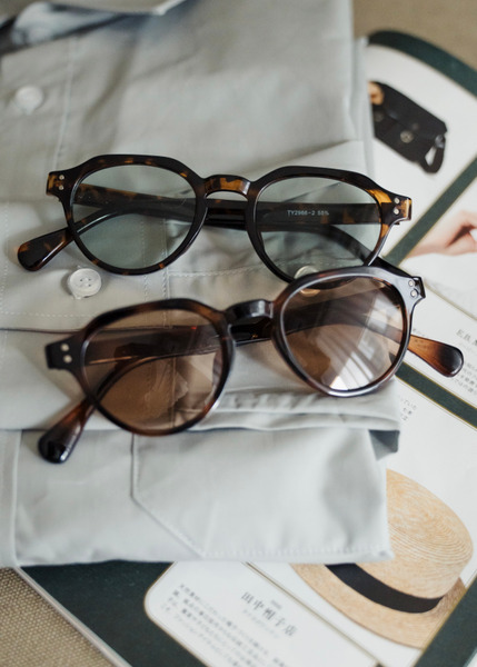 【 Japan 】琥珀色調。半透明膠框眼鏡 / 2 color