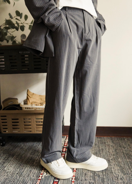 City Walker 修身顯瘦直紋西裝褲 / 2色