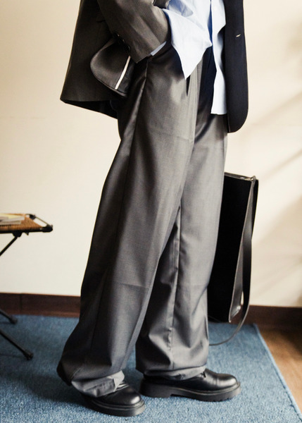 無色調。垂墜感西裝寬褲 / 2色