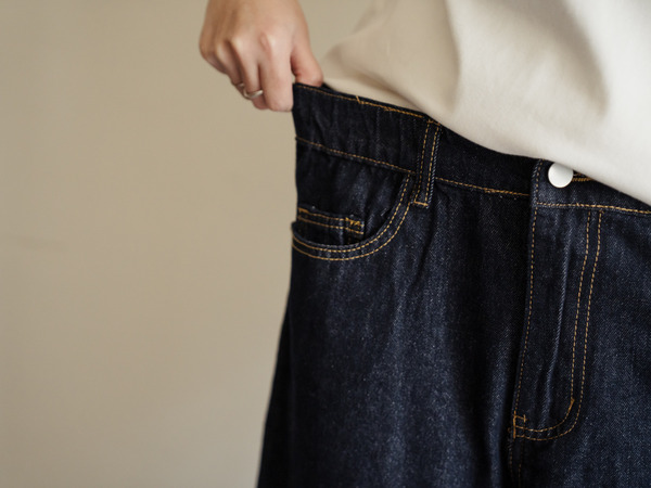 側邊雙車線。直筒休閒丹寧褲 / 2色