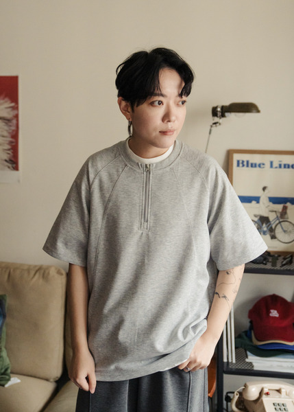 領口拉鍊設計短袖tee/ 2色