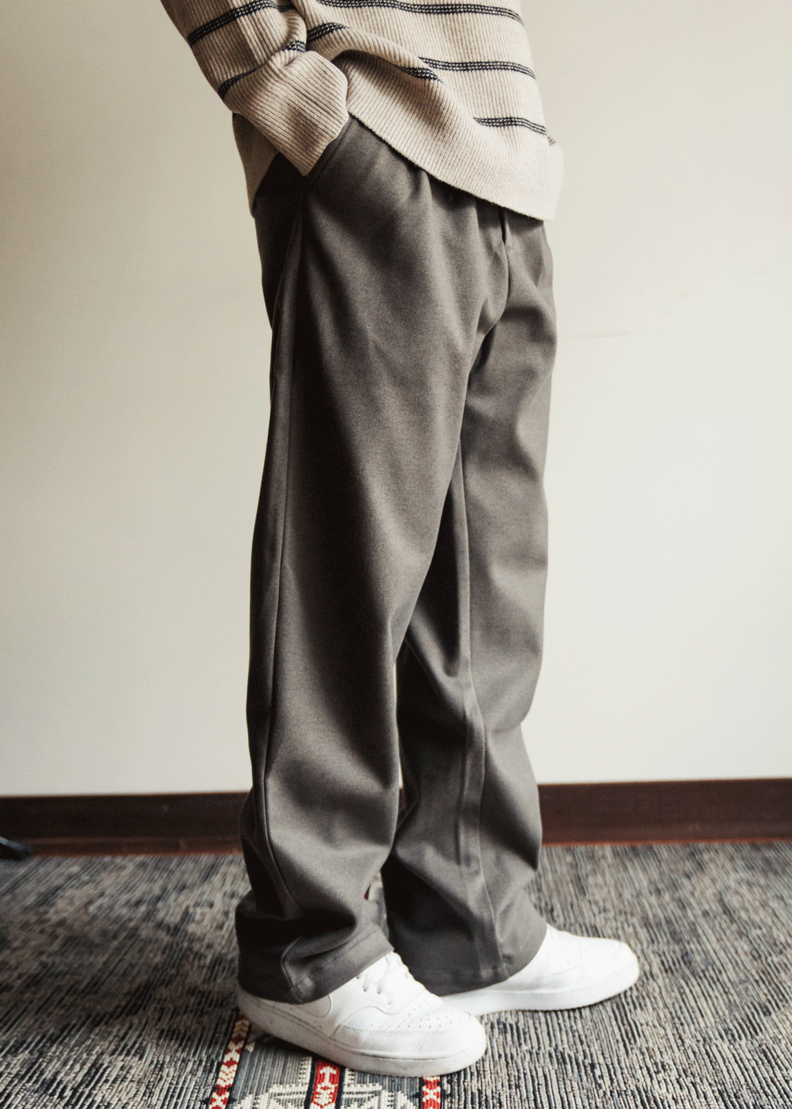 斜開設計。毛呢觸感寬鬆西裝褲 / 2色