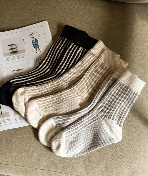 簡約色調。立體粗織條紋長襪 / 3色