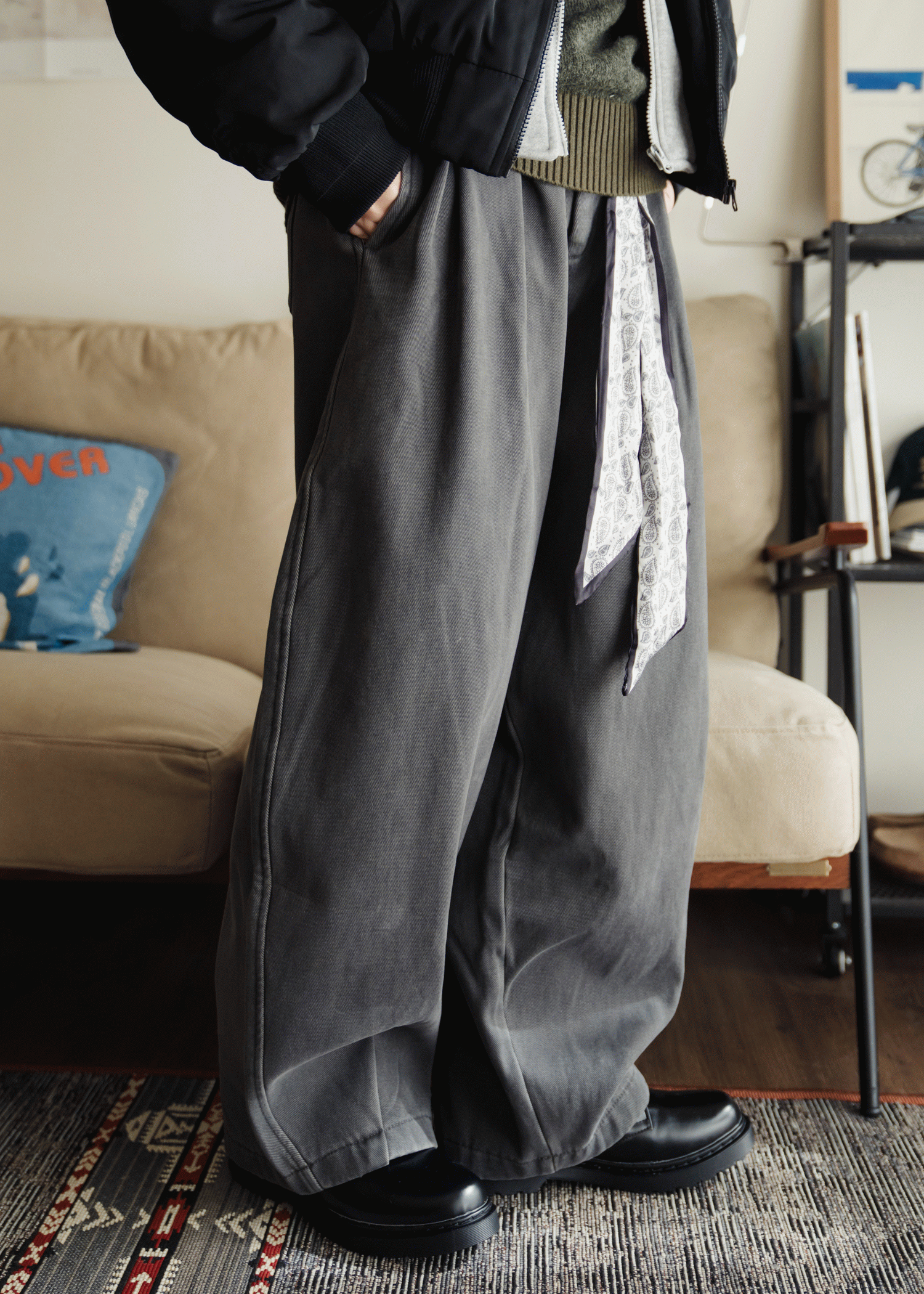 領巾配飾。內刷毛重磅繭形褲/ 2色