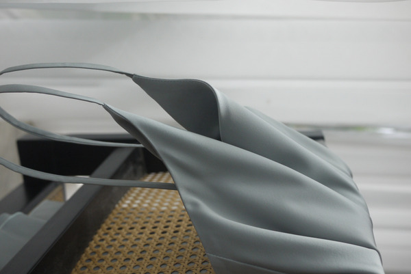 柔霧光感細肩帶洋裝