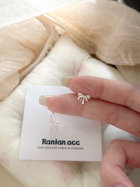 「預購」通體999足銀養耳釘-蝴蝶結