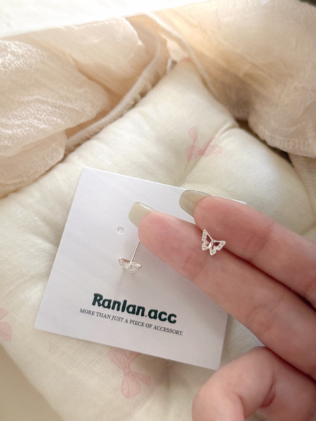 「預購」通體999足銀養耳釘-小蝴蝶