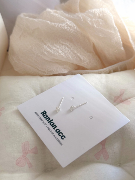 「預購」通體925純銀白色鋯石耳釘