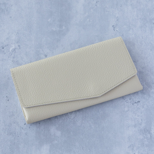 il modo concept 銀霞灰, 右手