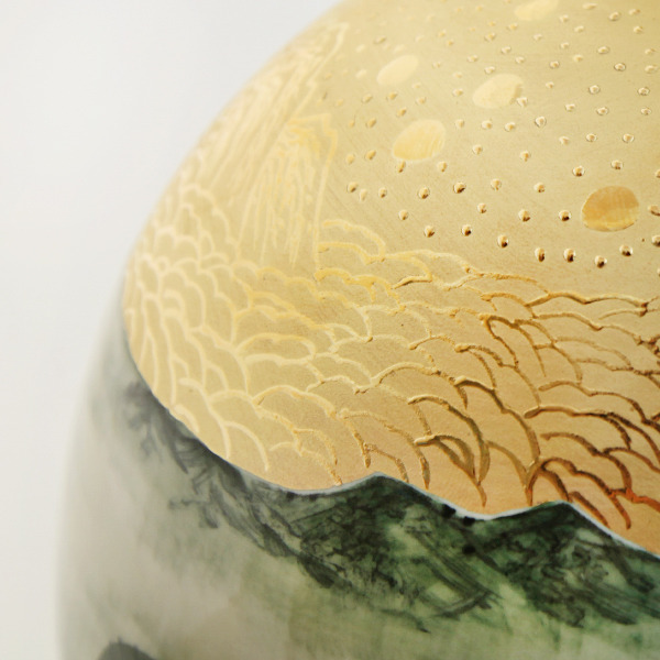 金描き花瓶-台湾ツキノワグマ 安達窯 Anta Pottery