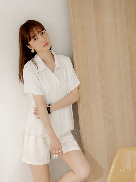 Wrinkle-Resistant Drawstring Pocket Top