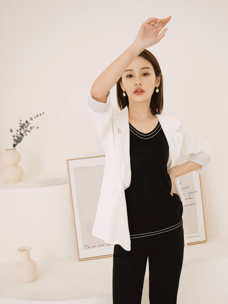 Sleeveless Round Neck Vest Top