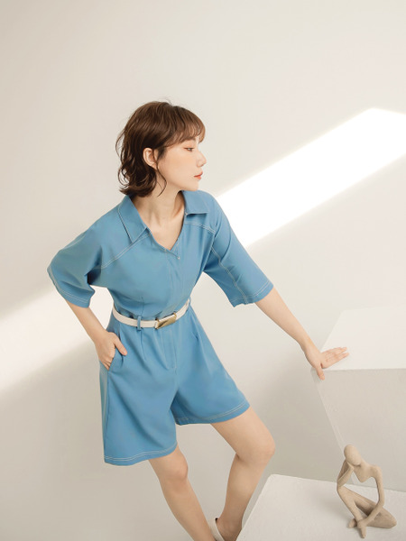 Colour-Stitched Collar Jumpsuit