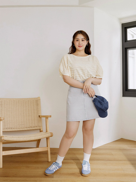 Cloud Cotton Lace Puff Sleeve Top