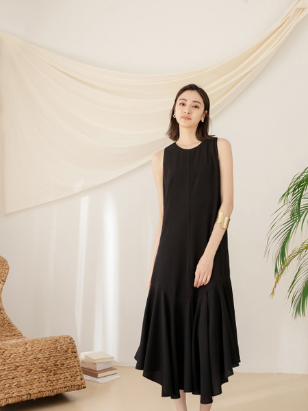 Sleeveless Fishtail Maxi Dress