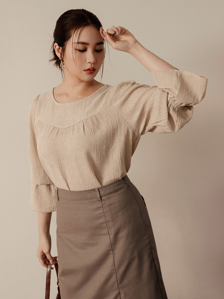 Cloud Texture Ruffle Sleeve Top