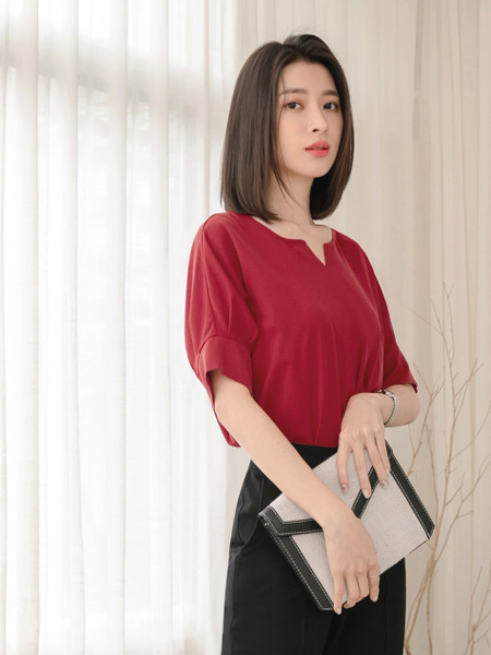 Cooling Wide-Sleeve Blouse