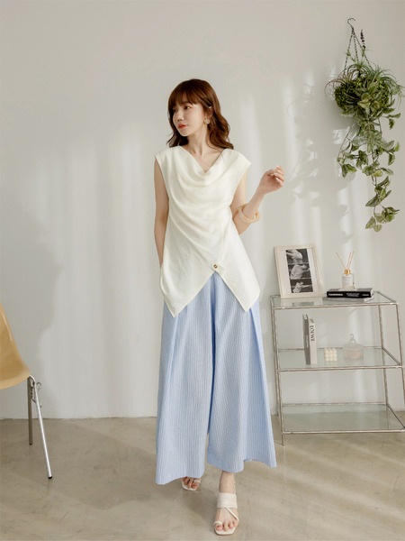 Drape Neckline Slit-Cut Top