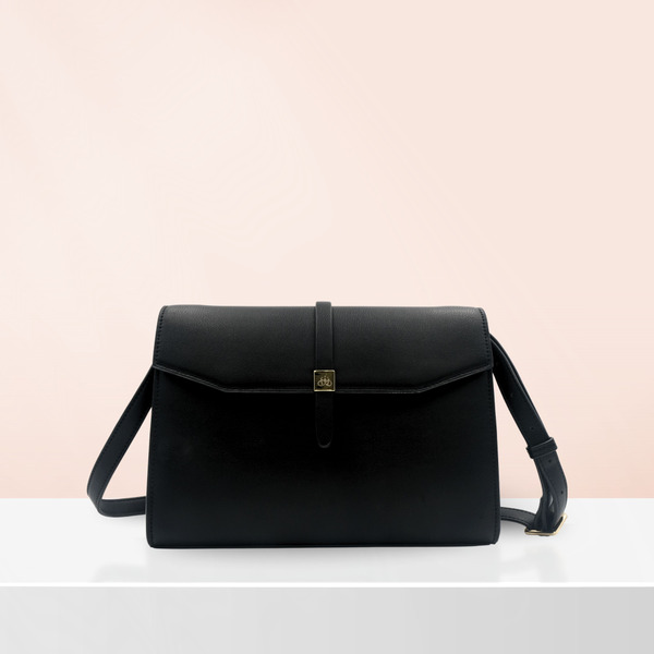 【Malka】黑色質感斜背包 - 防水設計｜上班族通勤包