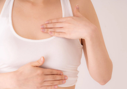 漲奶擠不出來怎麼處理？乳腺阻塞的成因、判斷方式與有效按摩＋擠奶技巧