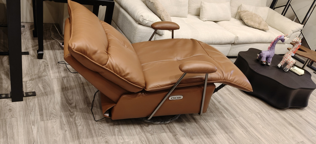 NAPPA電動單椅360度旋轉底座特寫，躺臥自由轉動無拘束