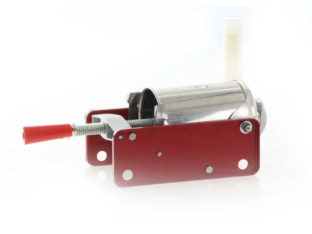 tre-spade-red-painted-steel-base-stability (紅色加重穩定基座特寫)