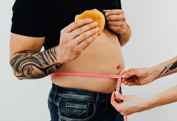 體重機與女生的糾結