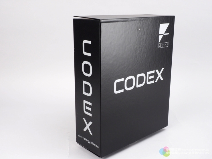 這部Codex真的是火燙燙的新品,到手時連外箱膠膜都還沒拆。