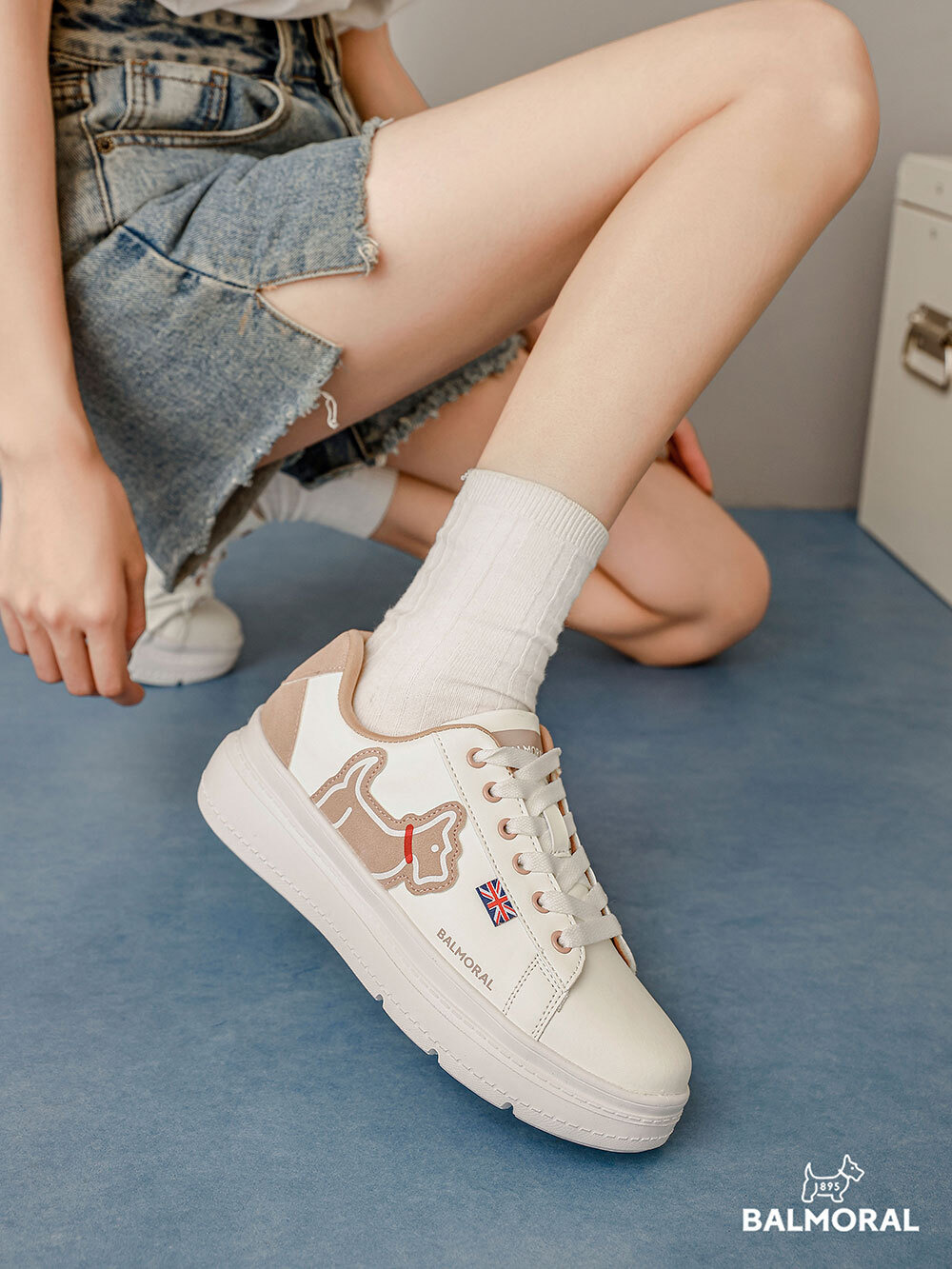 精緻拼接LOGO小狗 經典又美觀