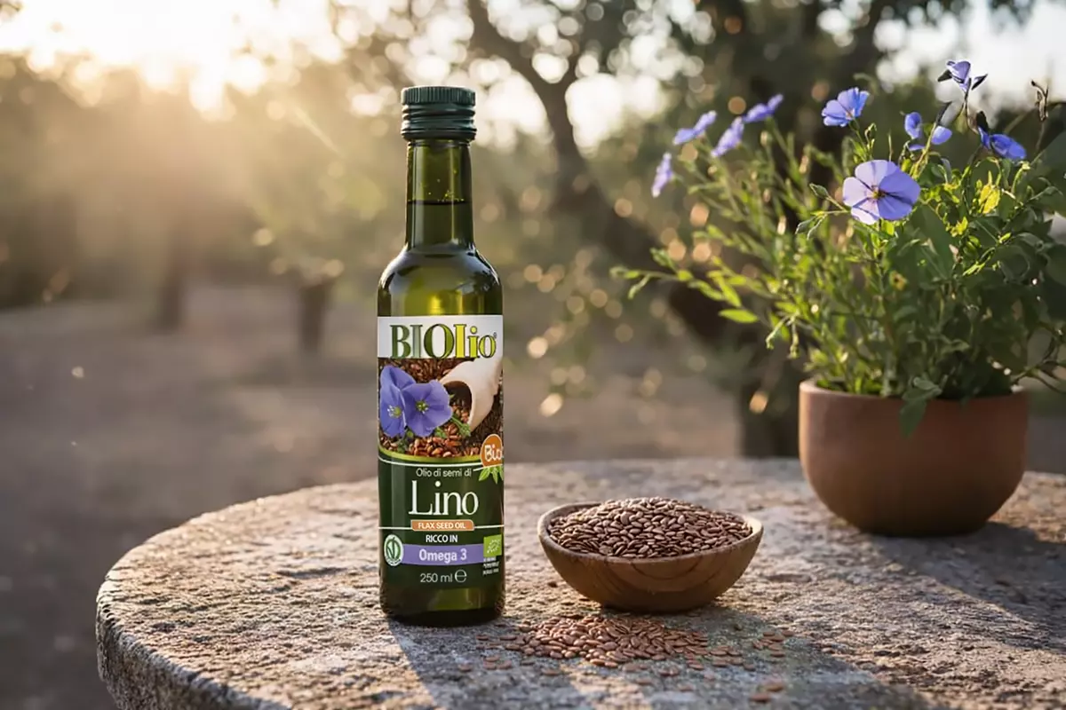 義大利農場石桌上的BIOLIO原味亞麻仁油，夕陽柔光穿透橄欖樹，前景散放生亞麻籽。寫實攝影風格，超細緻紋理。