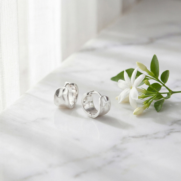 銀色純銀耳環-柔曜圓語