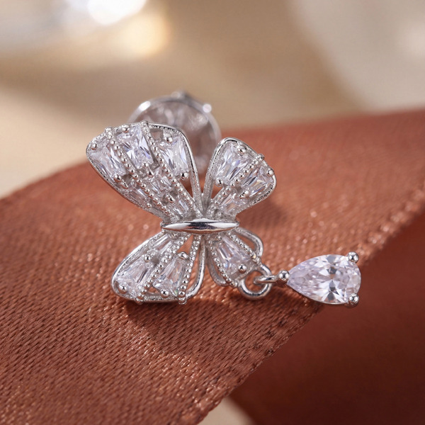 白K色鋯石純銀耳環-蝶語微光