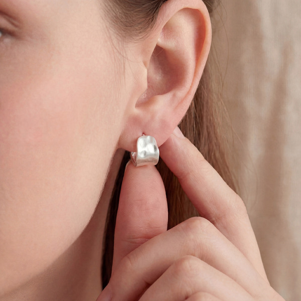 銀色純銀耳環-柔曜圓語