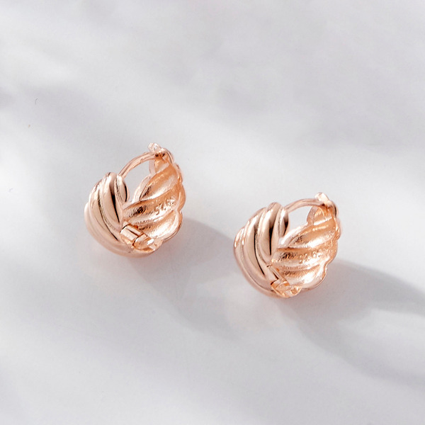 玫瑰金色純銀耳環-恆光扭環