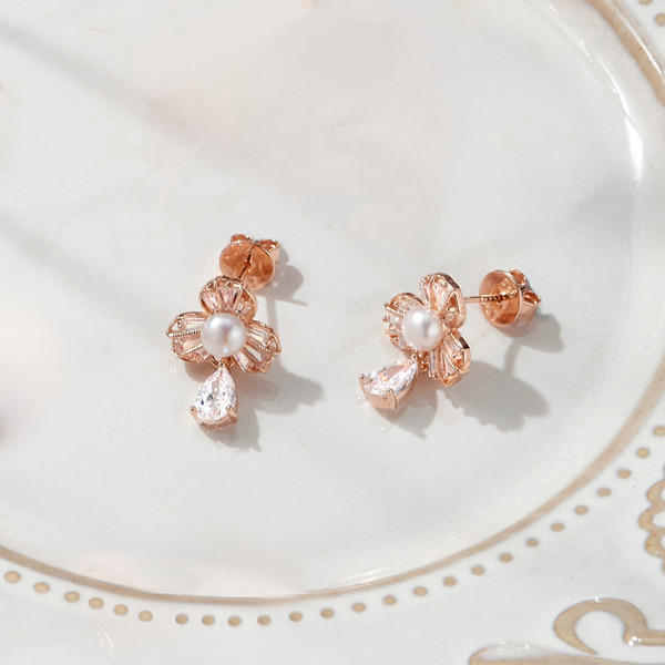 玫瑰金色鋯石珍珠純銀耳環-幸運花語