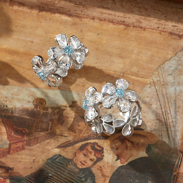 白K色鋯石純銀耳環-藍露花影