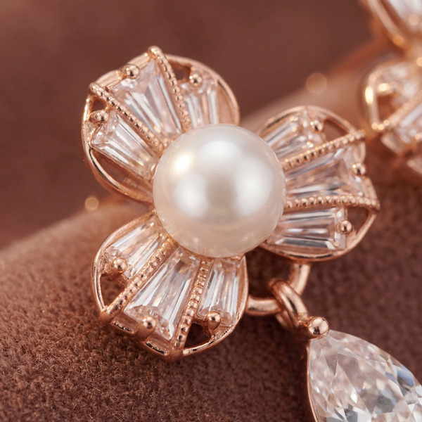 玫瑰金色鋯石珍珠純銀耳環-幸運花語