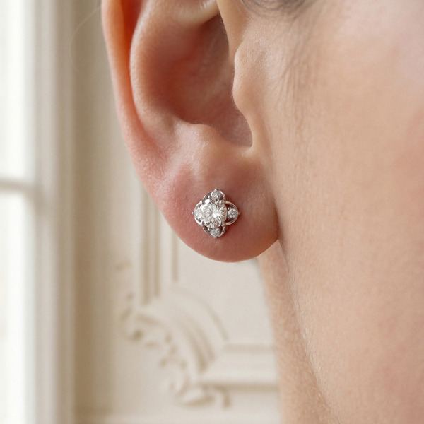 白K色莫桑石純銀耳環-恆光之心