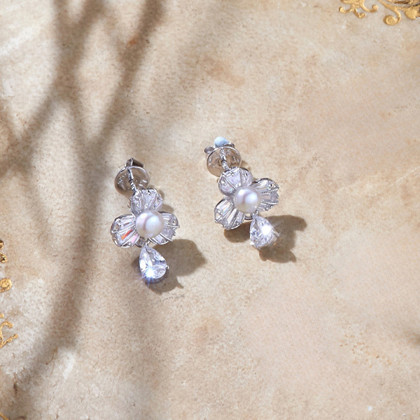 白K色鋯石珍珠純銀耳環-幸運花語