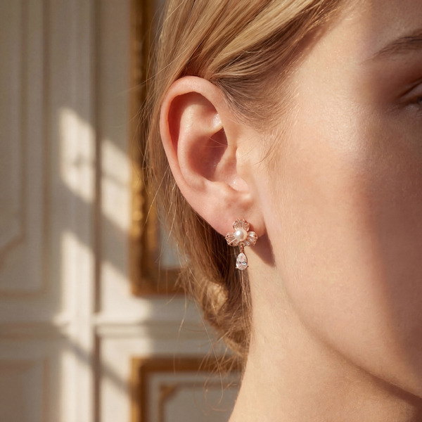 玫瑰金色鋯石珍珠純銀耳環-幸運花語