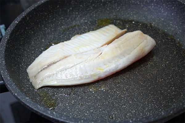 煎鯛魚